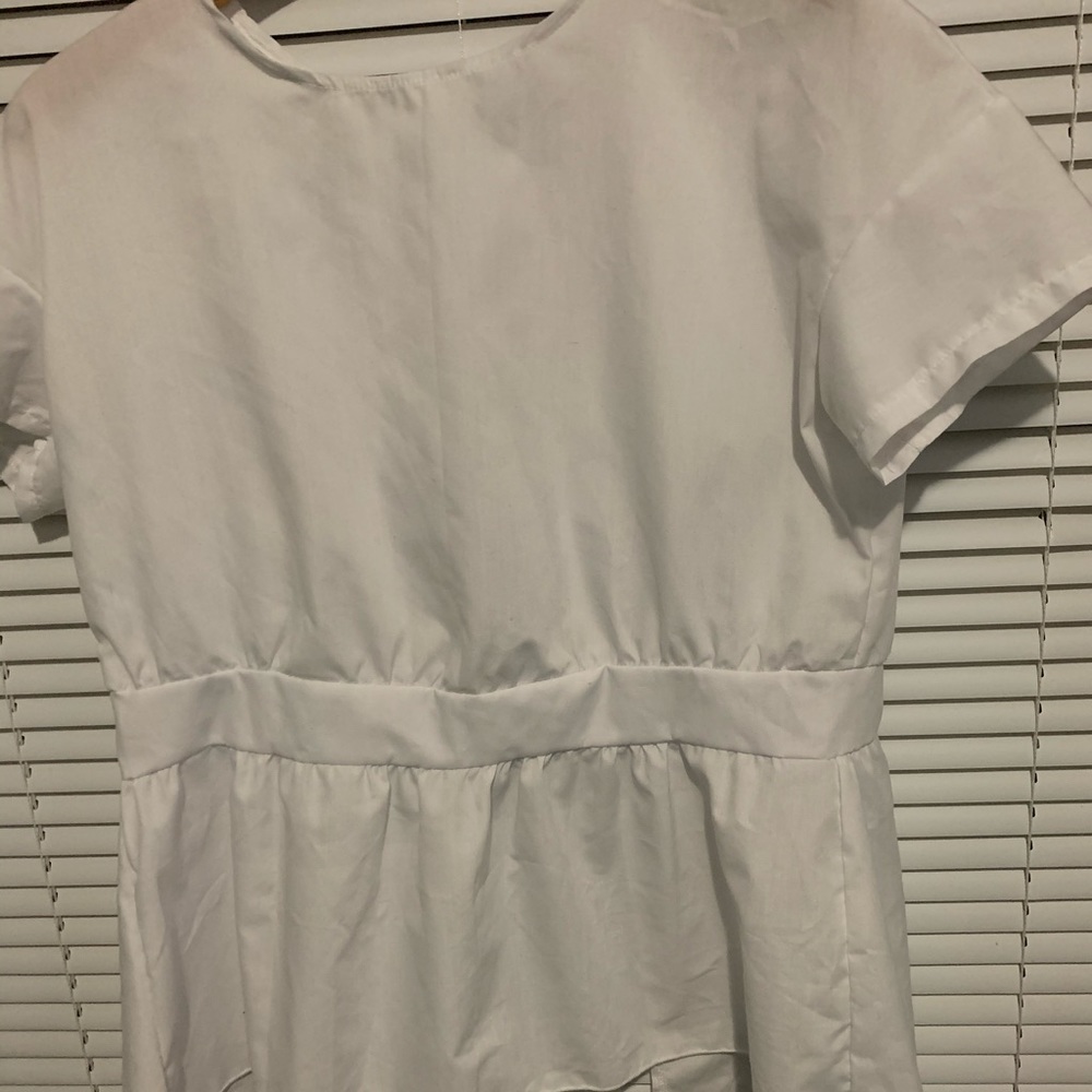 No name open back apron shirt.
